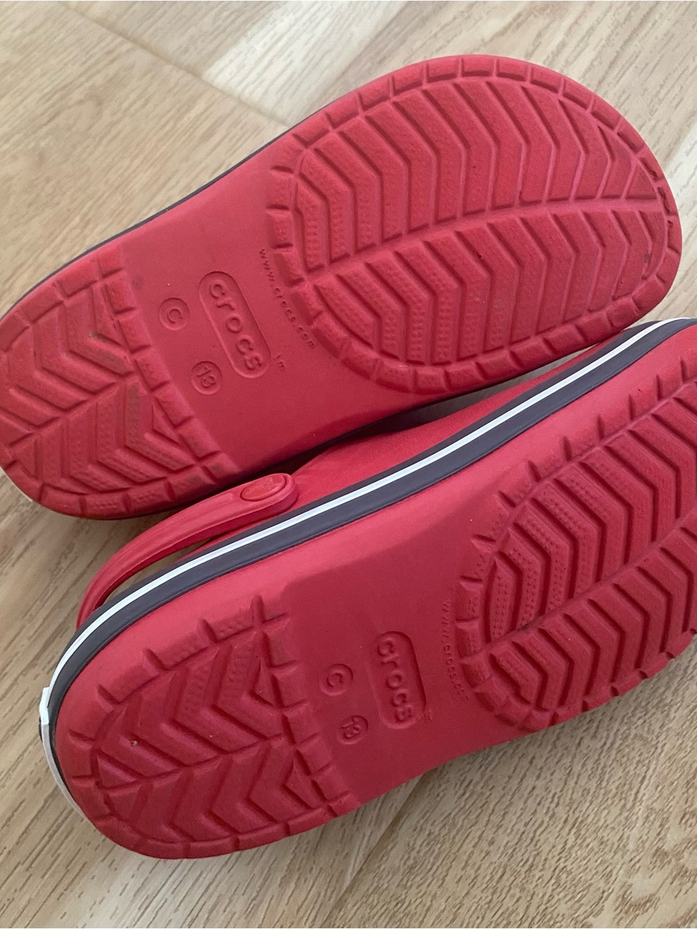 RED TODDLER CROCS CLOGS - Picture 8 of 10